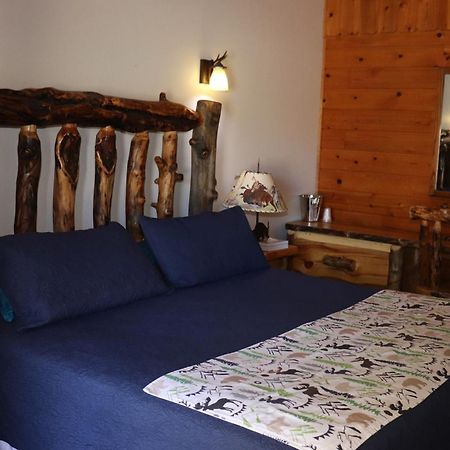 Yellowstone Valley Inn Вапити Экстерьер фото